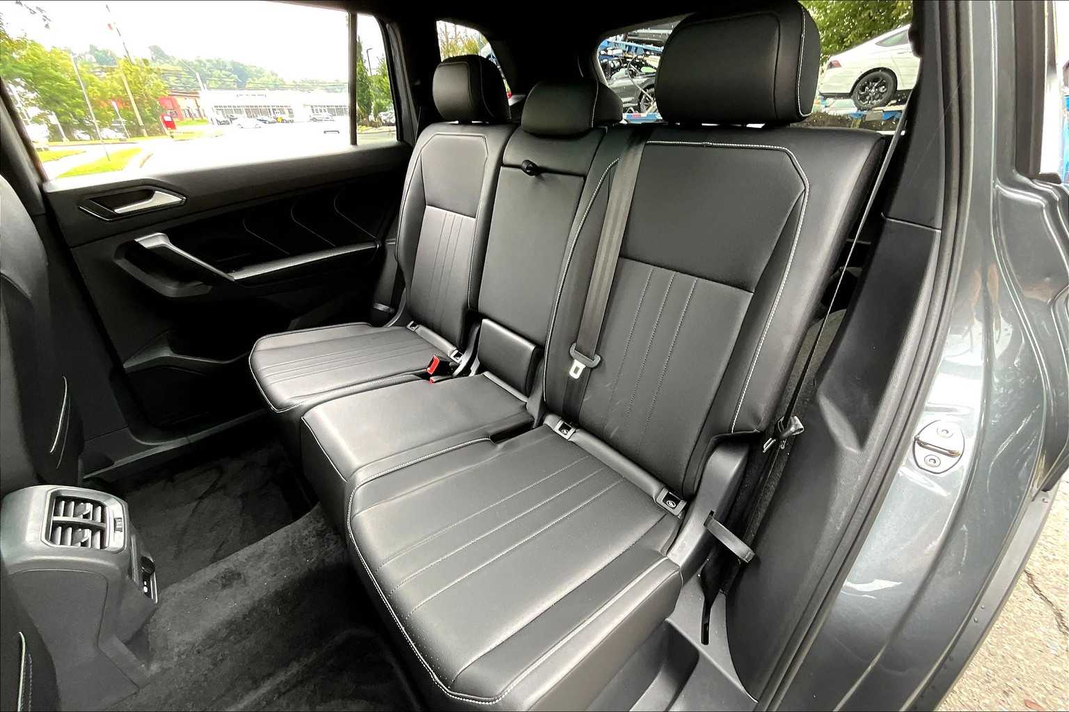 2024 Volkswagen Tiguan SE R-Line Black photo 16