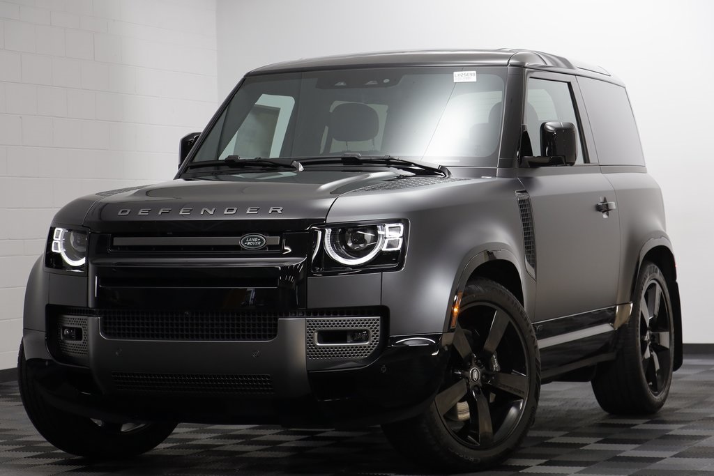 2025 Land Rover Defender V8's photo