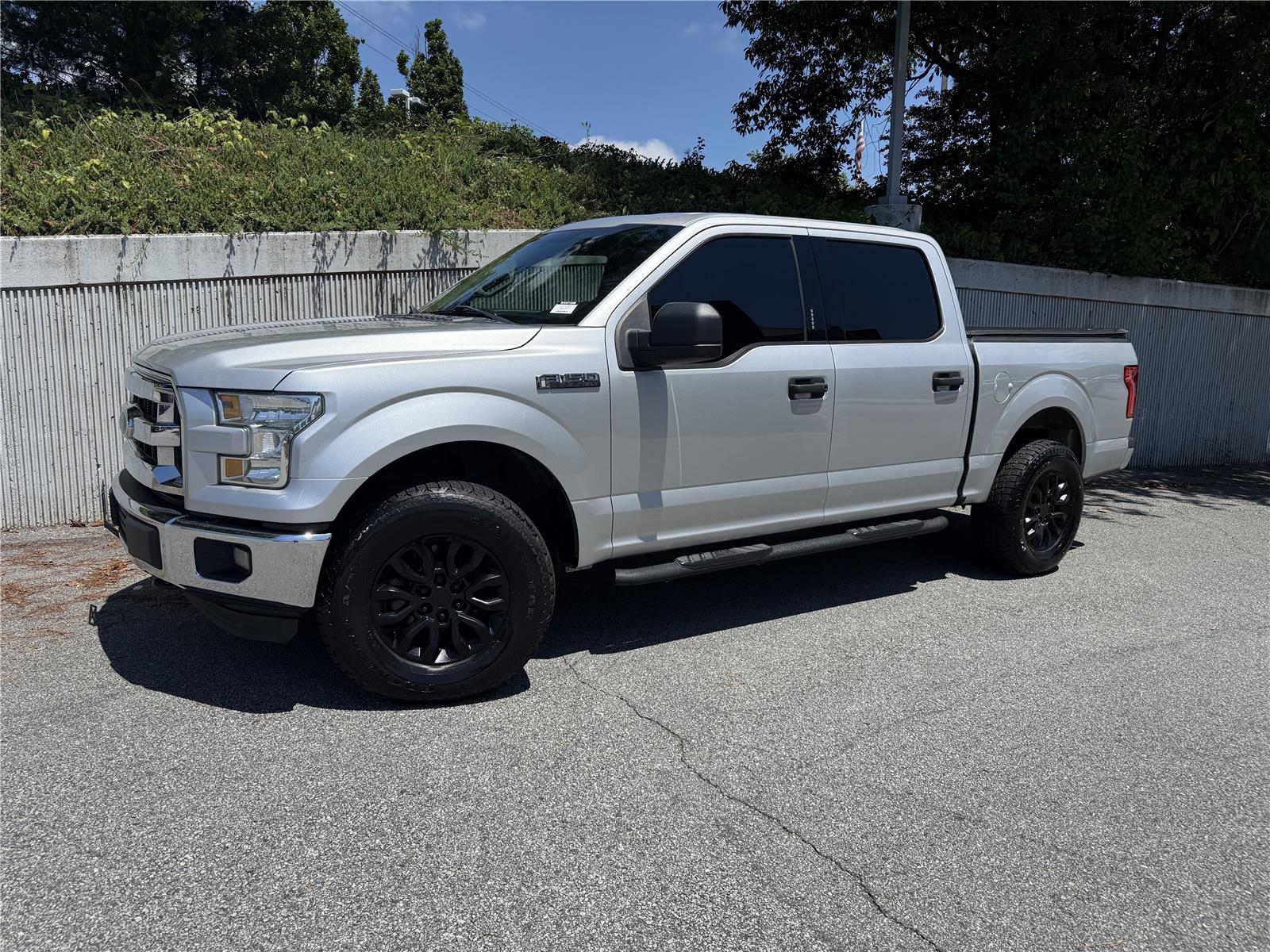 2016 Ford F-150 XLT photo 2