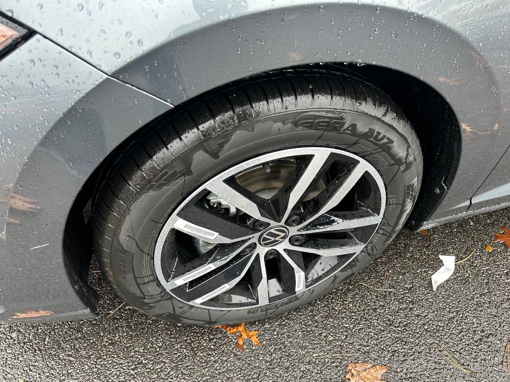 2026 Volkswagen Jetta 1.5T SE photo 2