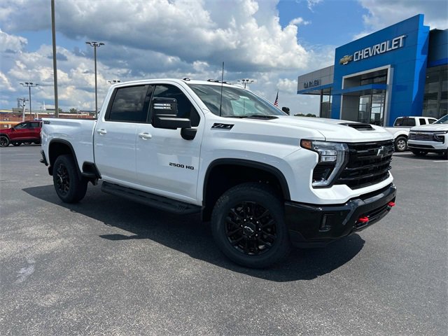 2025 Chevrolet Silverado 2500HD LTZ photo 2