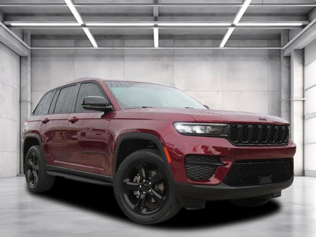 2023 Jeep Grand Cherokee Altitude's photo