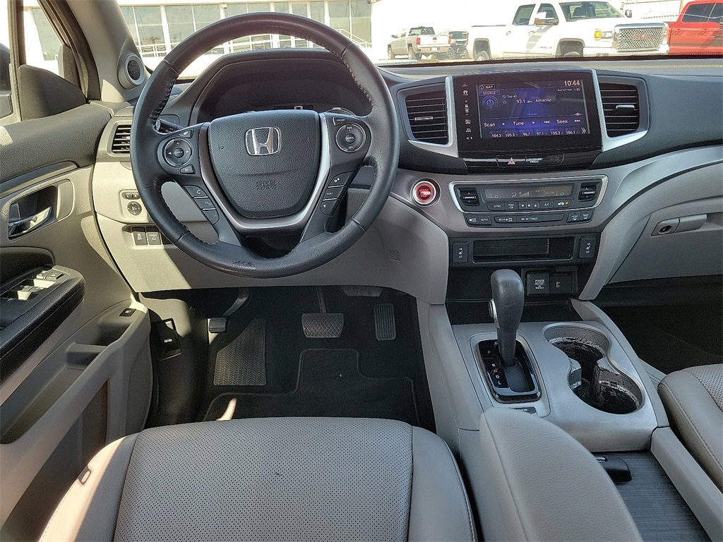 2017 Honda Ridgeline RTL-T photo 17