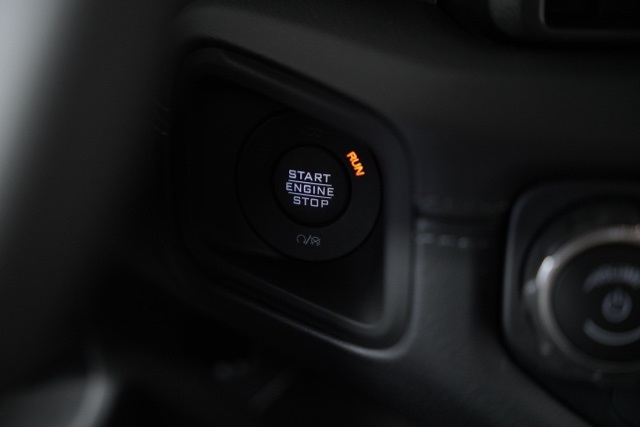2025 Jeep Gladiator Sport photo 14
