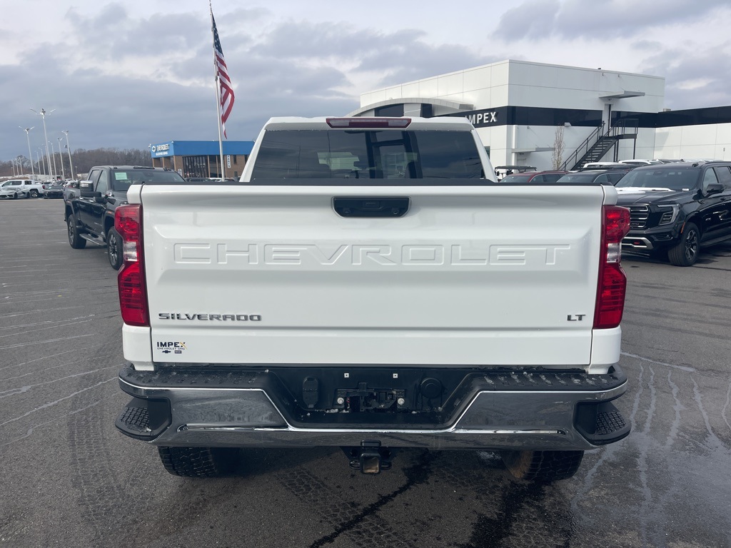 2025 Chevrolet Silverado 1500 LT photo 4