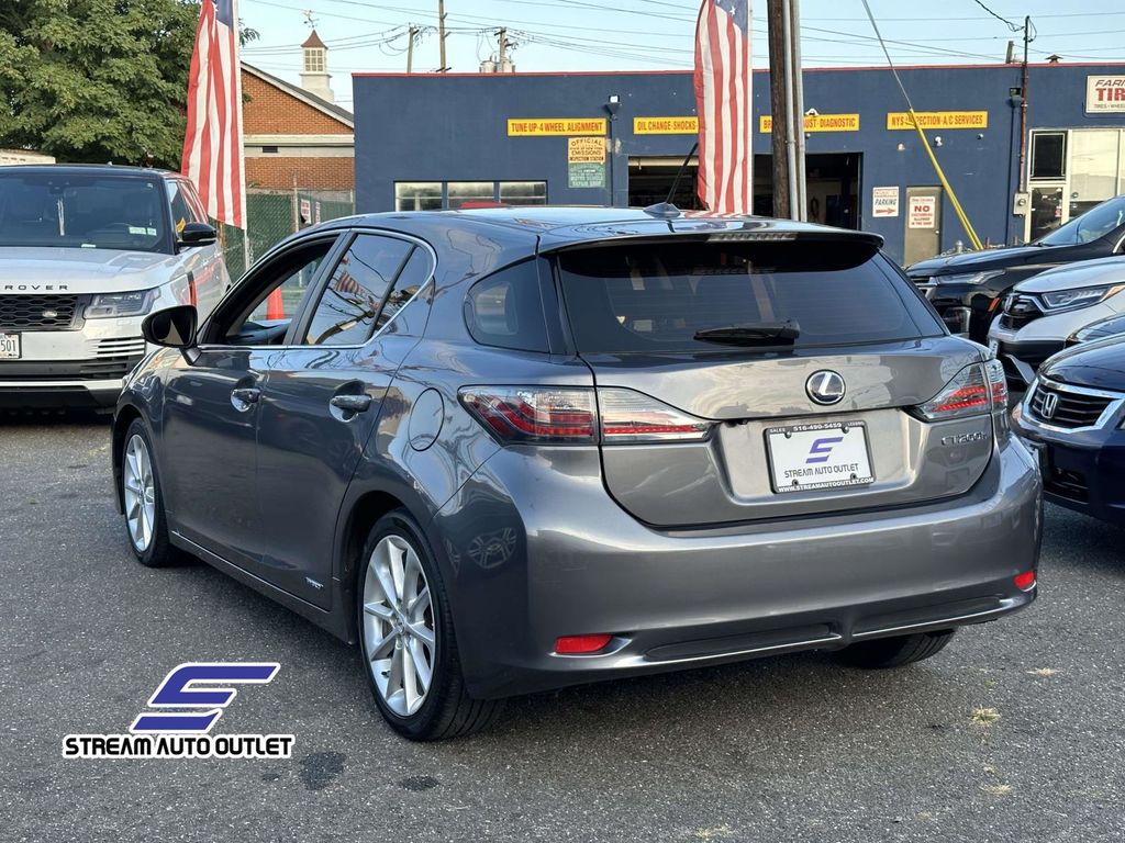 2013 Lexus CT 200h photo 7