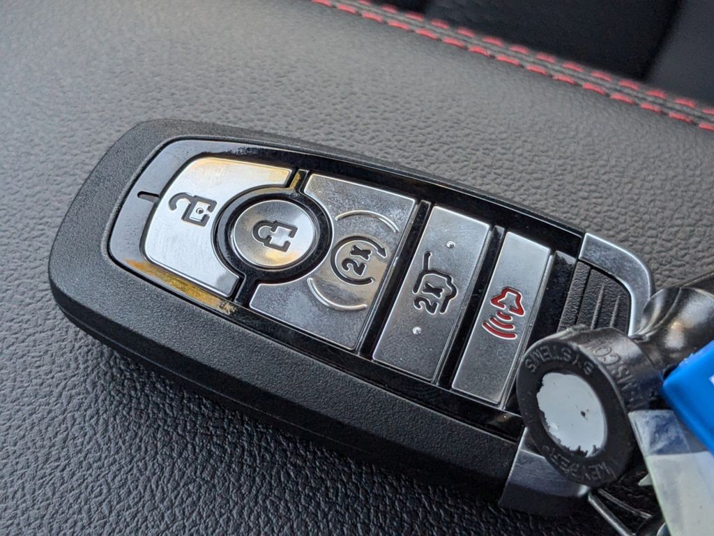 2025 Ford Escape Hybrid ST-Line Select photo 26