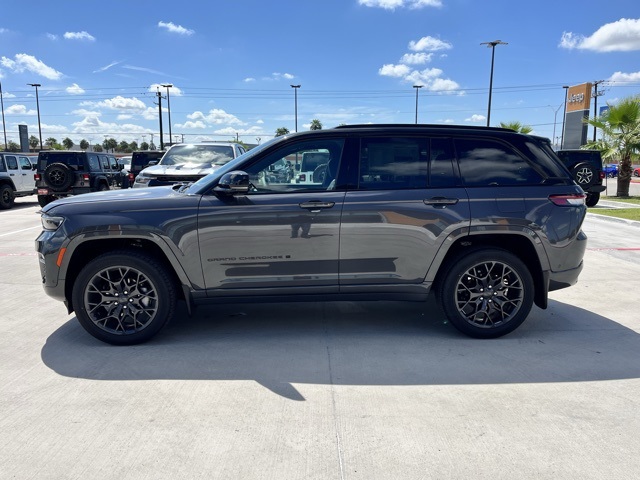 2025 Jeep Grand Cherokee Summit Reserve photo 4