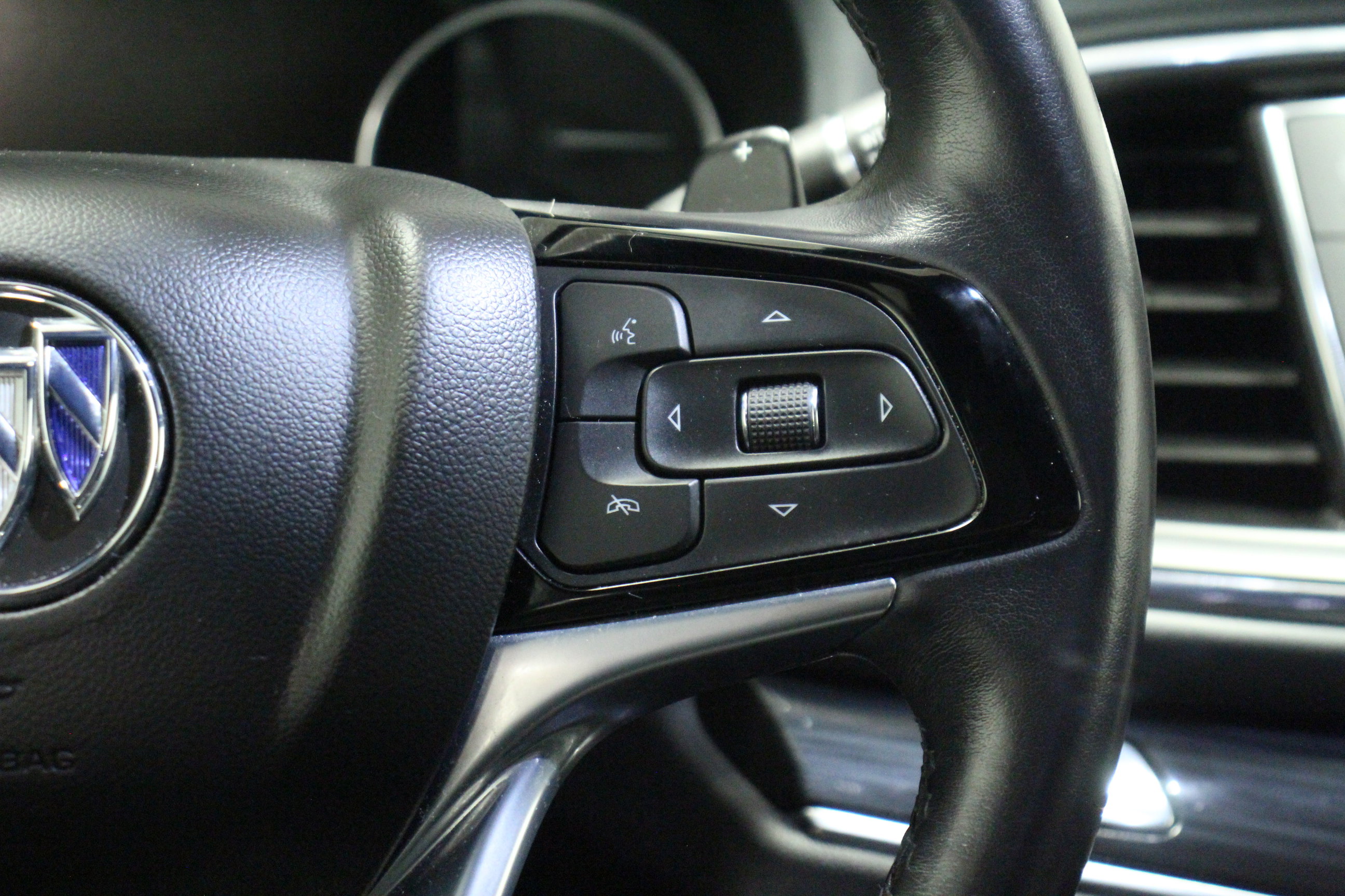 2024 Buick Enclave Premium photo 18