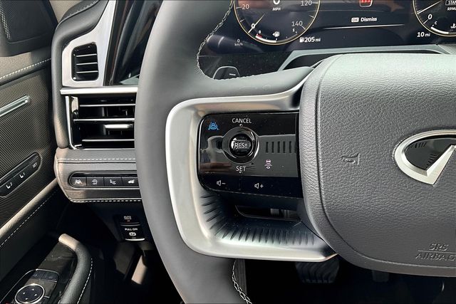 2026 Infiniti QX80 Luxe photo 18
