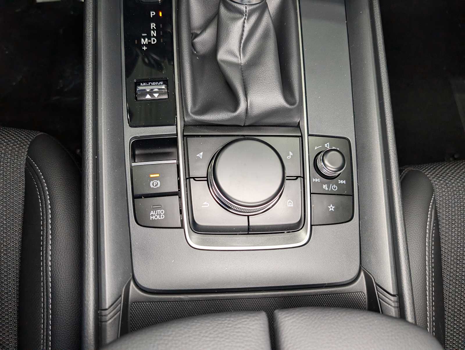 2025 Mazda CX-50 2.5 Select photo 22