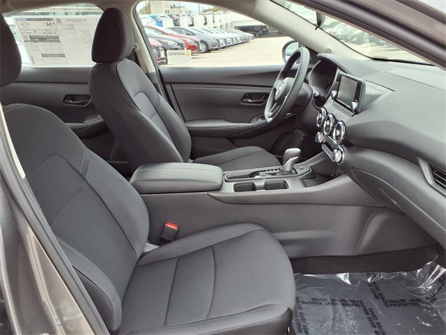 2025 Nissan Sentra S photo 6