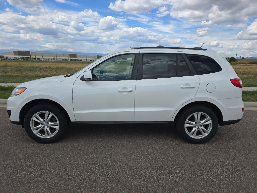 Used 2012 Hyundai Santa Fe SE with VIN 5XYZHDAG7CG111288 for sale in Kansas City
