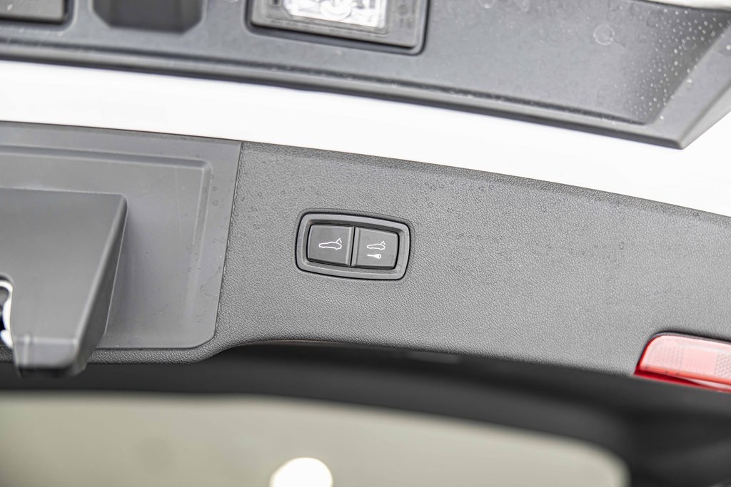 2025 PORSCHE CAYENNE - Image 17