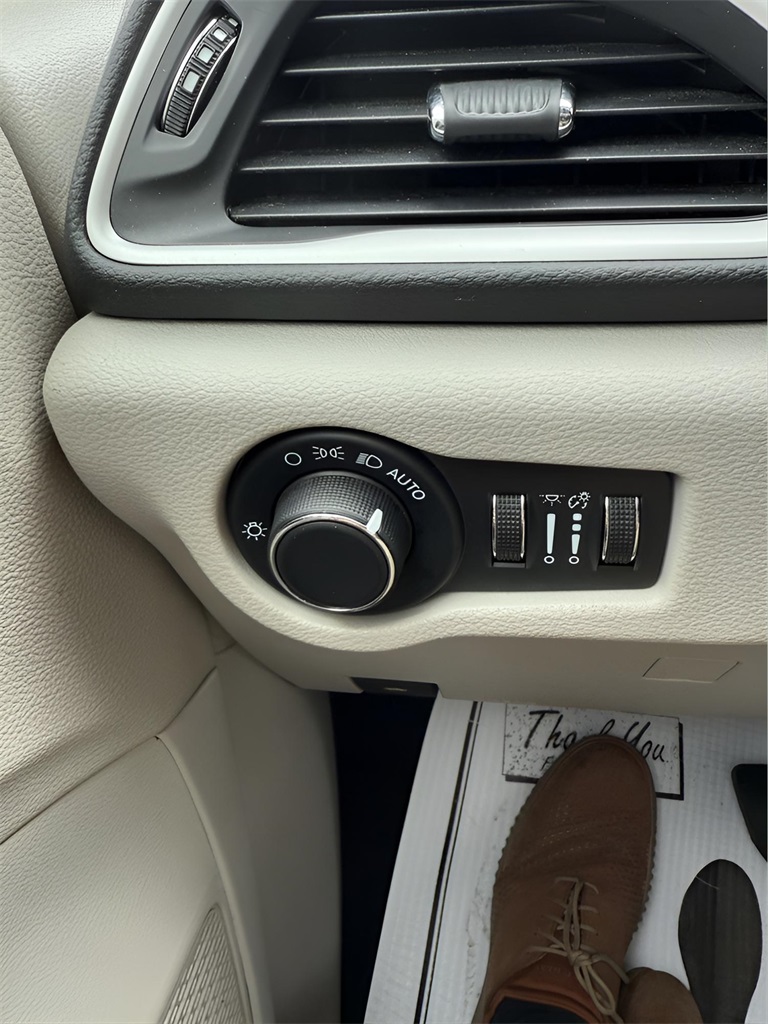 2023 Chrysler Voyager LX photo 22