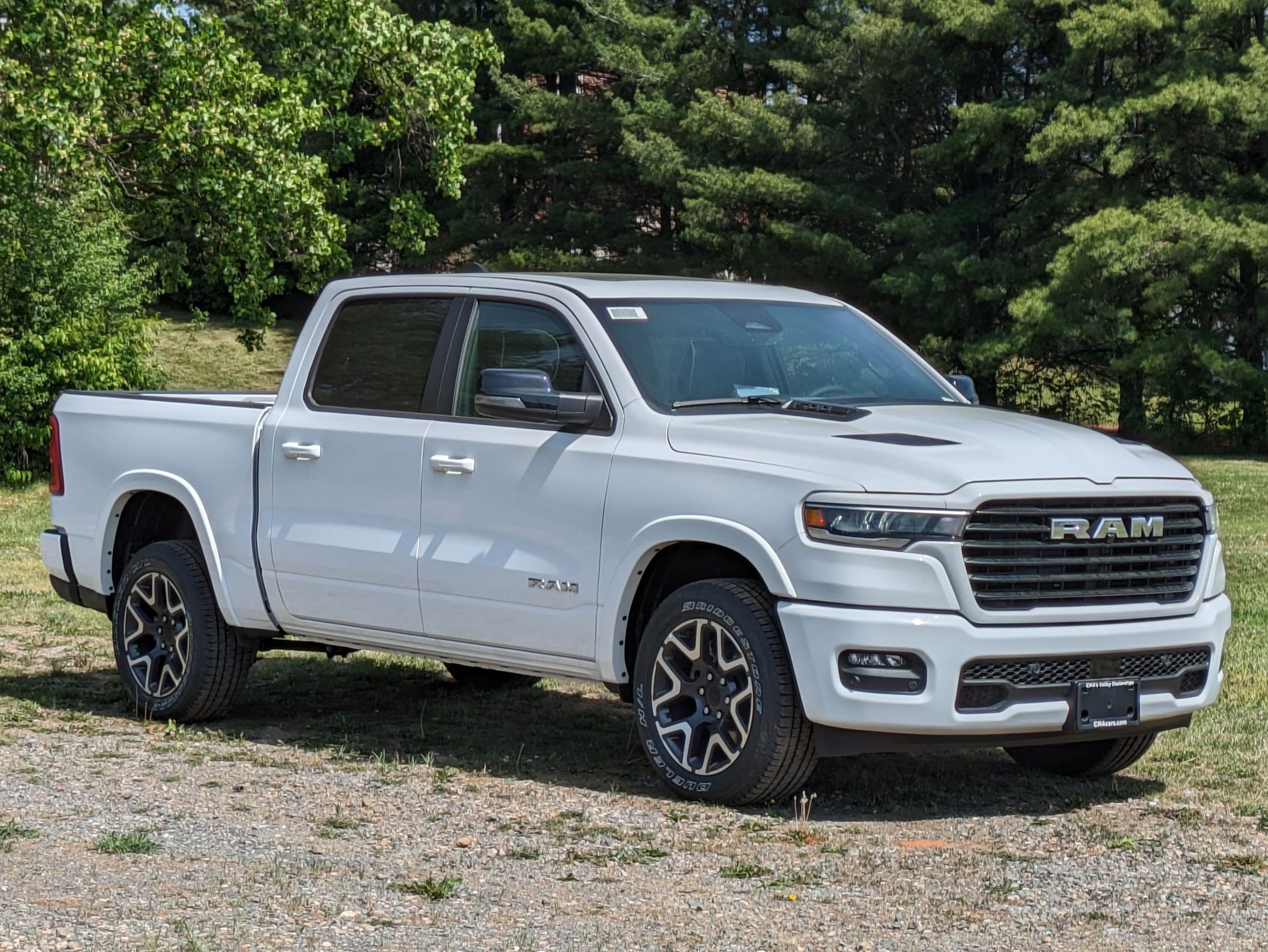 2025 Ram 1500 Laramie photo 3