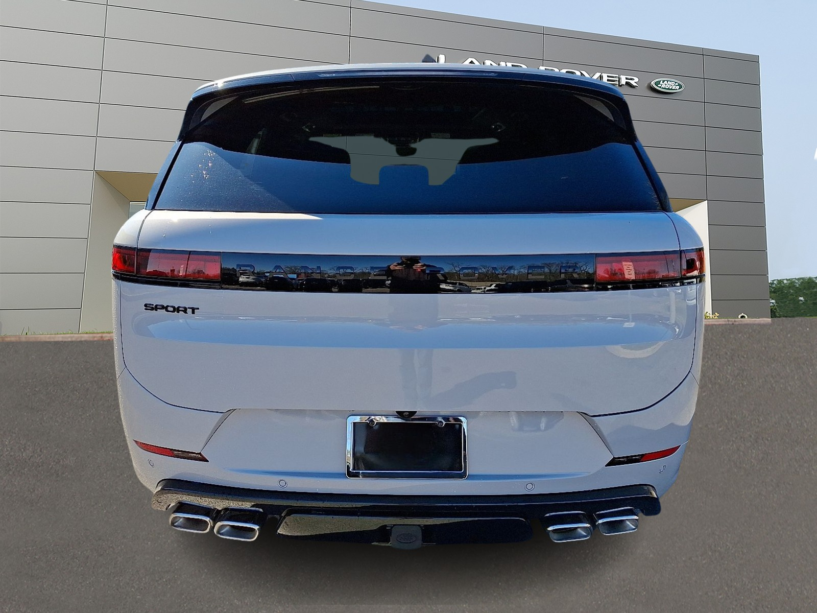 2025 Land Rover Range Rover Sport SE photo 4