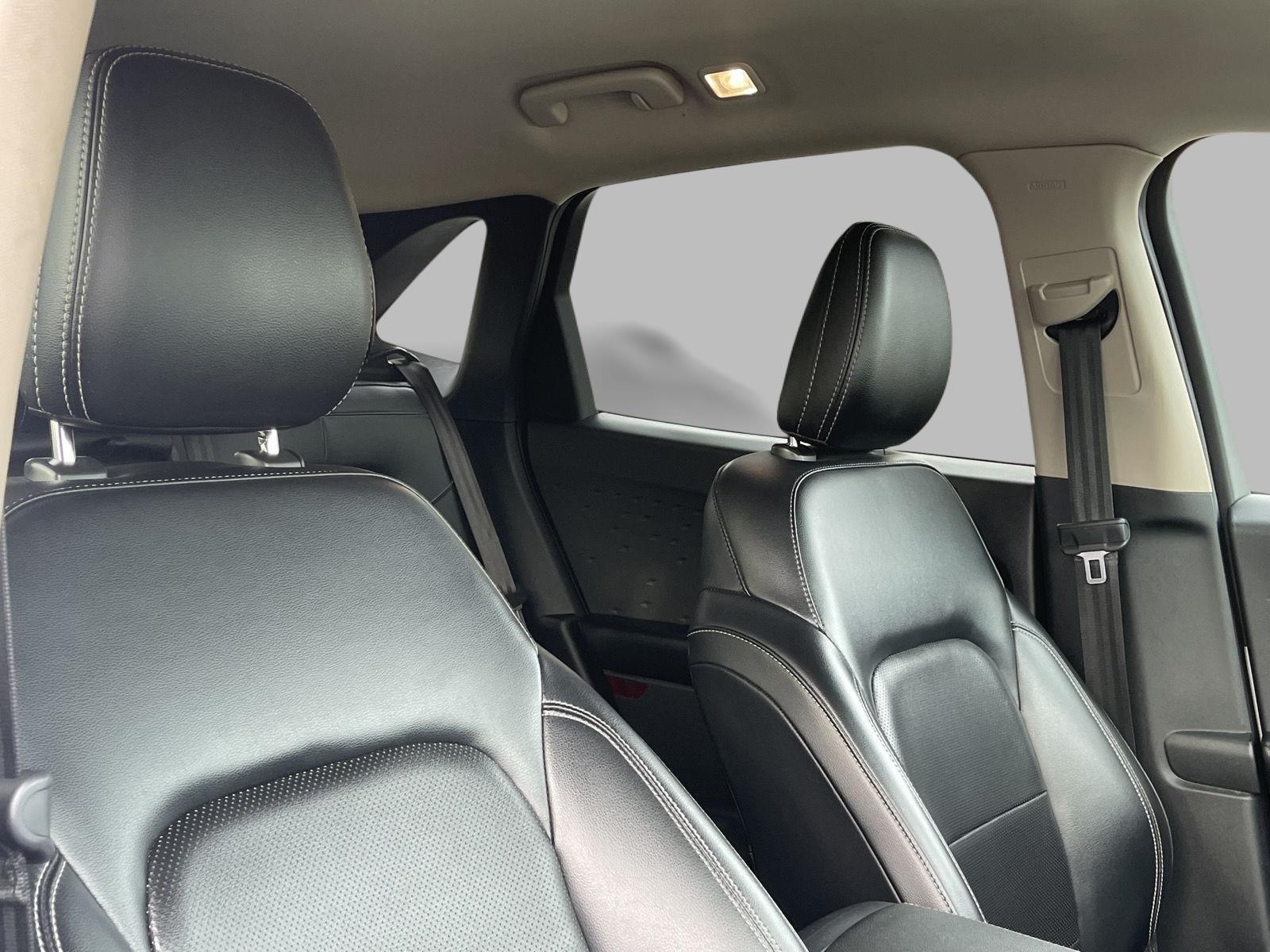 2020 Ford Escape SEL photo 16