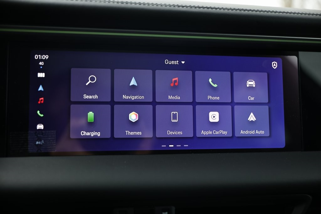 2025 Porsche Macan Electric photo 30