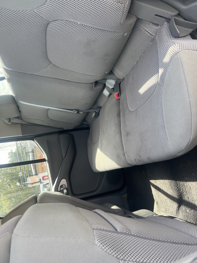 2015 Nissan Frontier SV photo 9