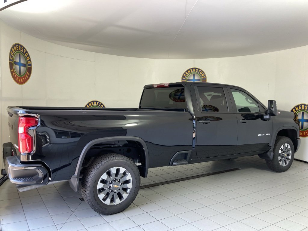 2025 Chevrolet Silverado 2500HD Custom photo 17
