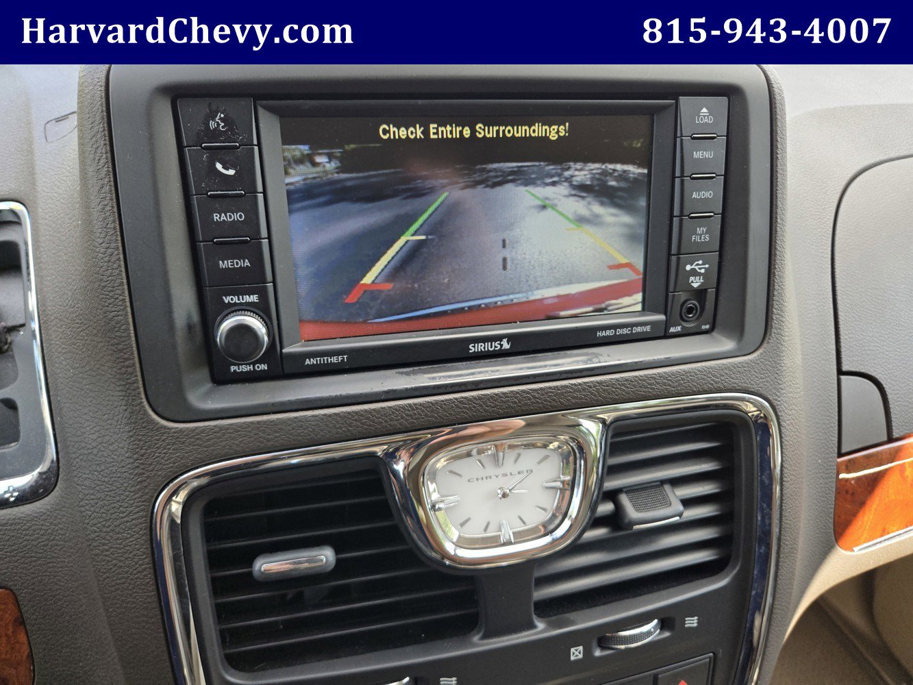 2015 Chrysler Town & Country Limited Platinum photo 8
