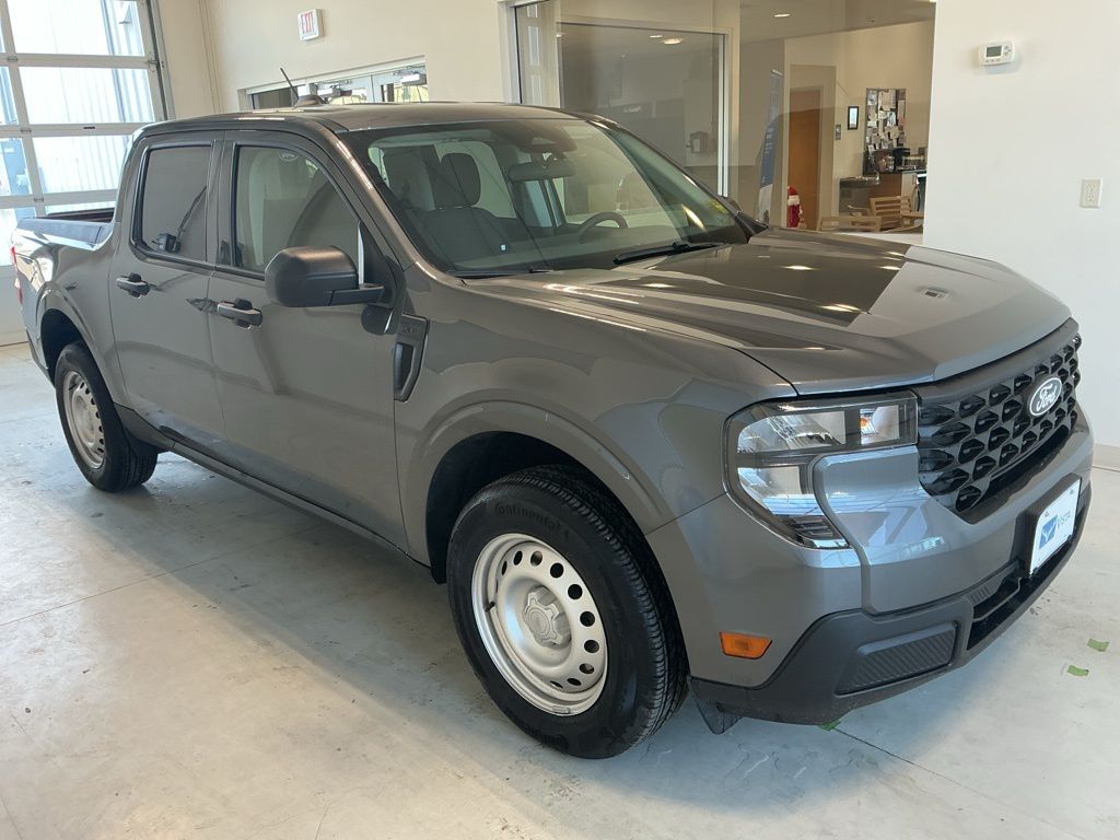 2025 Ford Maverick XL's photo