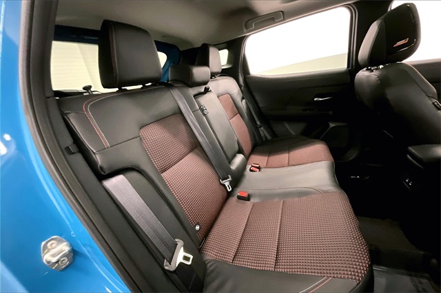 2025 Nissan Kicks SR photo 30