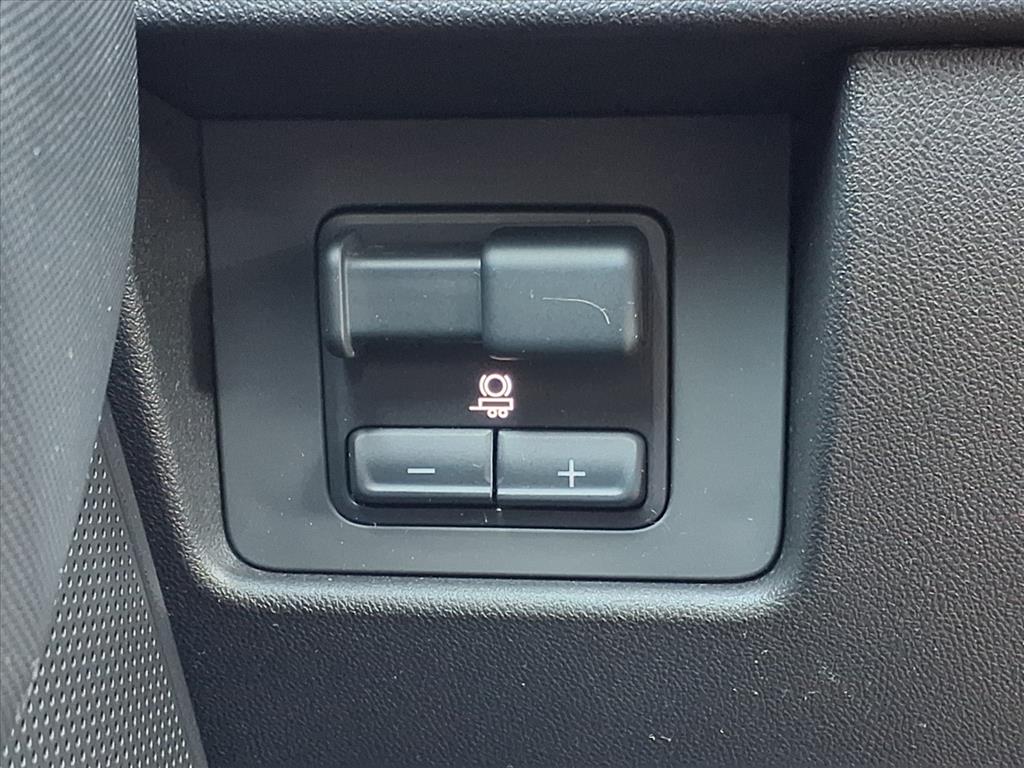 2024 Chevrolet Colorado LT photo 13