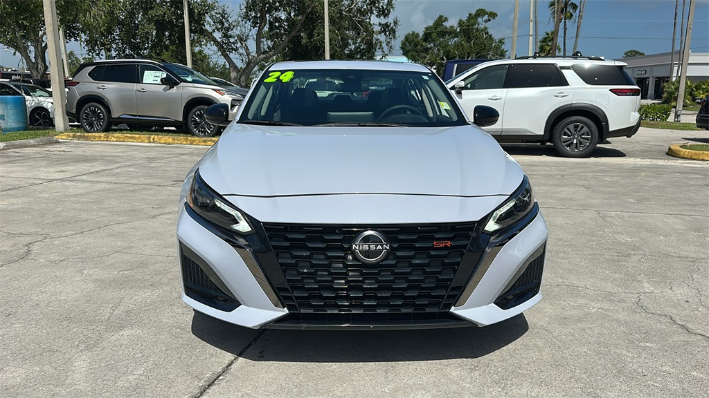 2024 Nissan Altima 2.5 SR photo 2