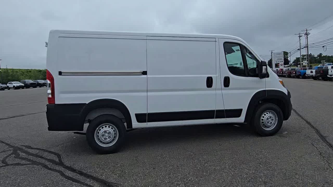 2025 Ram ProMaster 1500 Tradesman photo 2