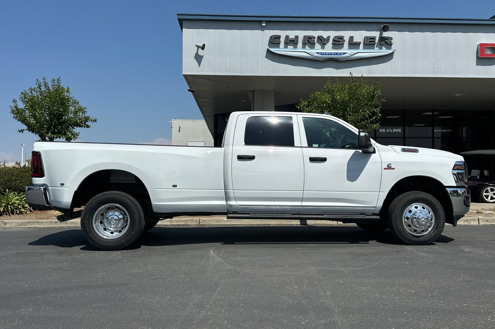 2025 Ram 3500 Tradesman photo 3