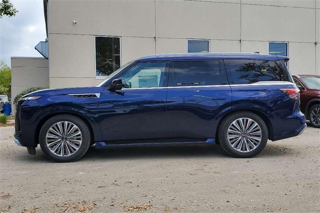 2025 Infiniti QX80 Luxe photo 2
