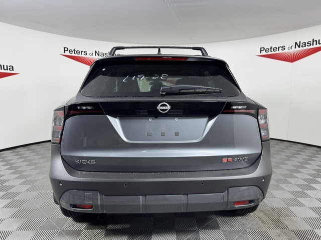2026 Nissan Kicks SR photo 2