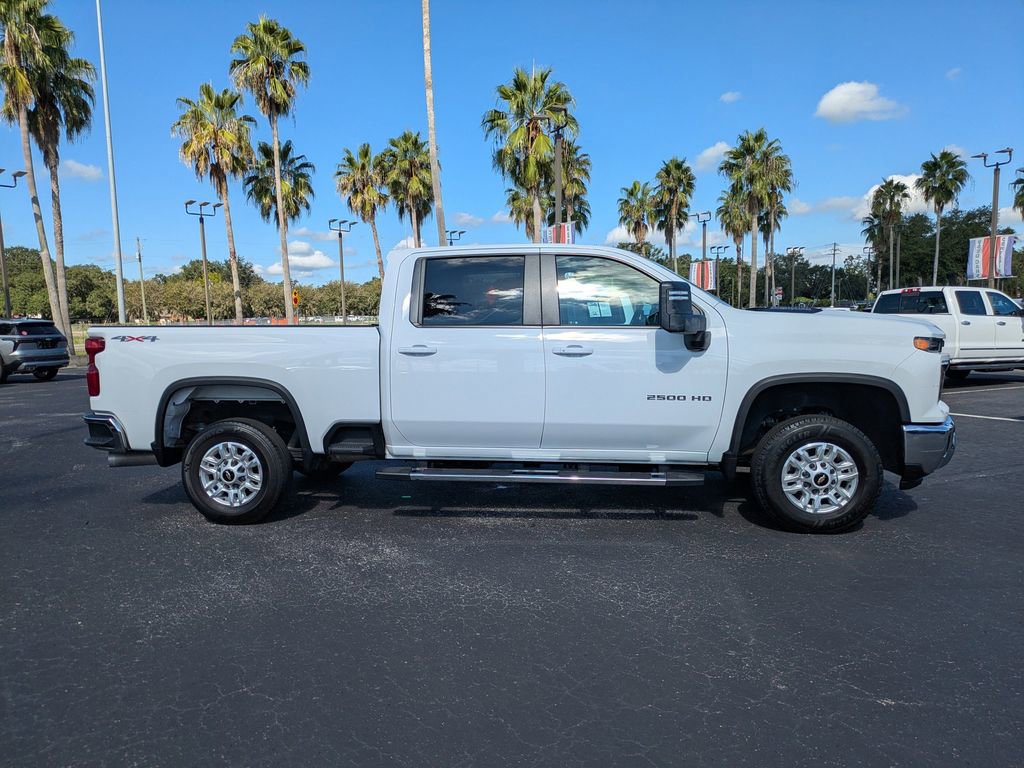 2024 Chevrolet Silverado 2500HD LT photo 2