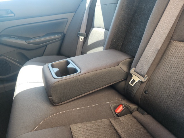 2025 Nissan Altima 2.5 SV photo 10