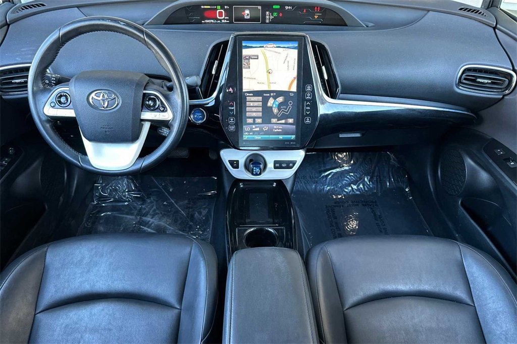 2017 Toyota Prius Prime Advanced photo 14