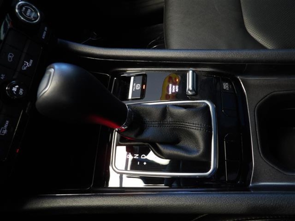 2022 Jeep Compass Latitude Lux photo 30