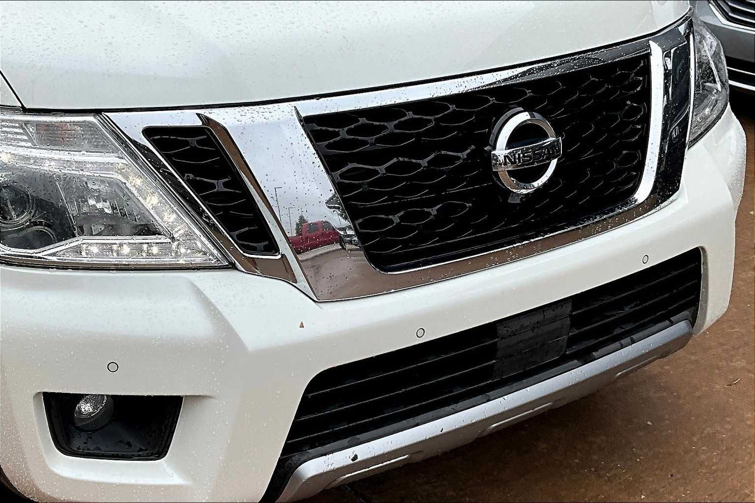 2017 Nissan Armada Platinum photo 28