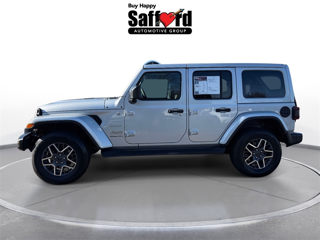 2024 Jeep Wrangler Sahara photo 3