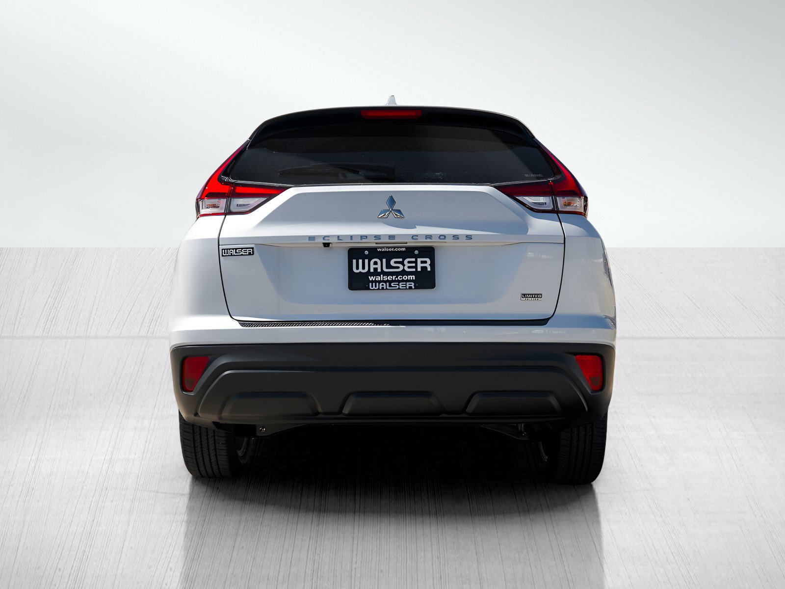 2025 Mitsubishi Eclipse Cross LE photo 4