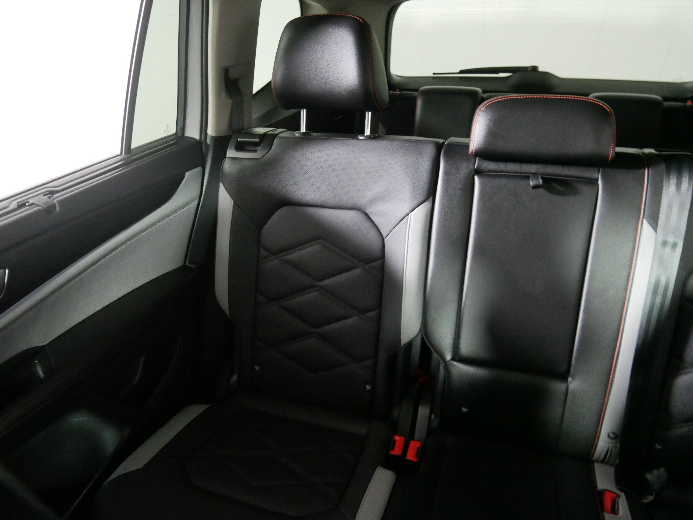 2024 Volkswagen Atlas Peak Edition SE Technology photo 12