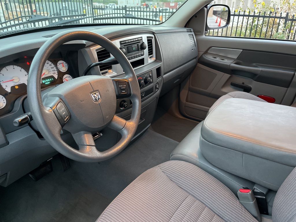 2008 Dodge Ram SLT photo 16