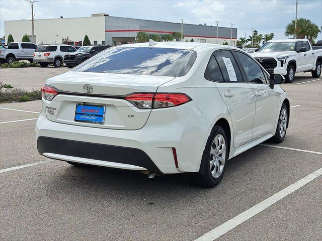 2020 Toyota Corolla LE photo 3