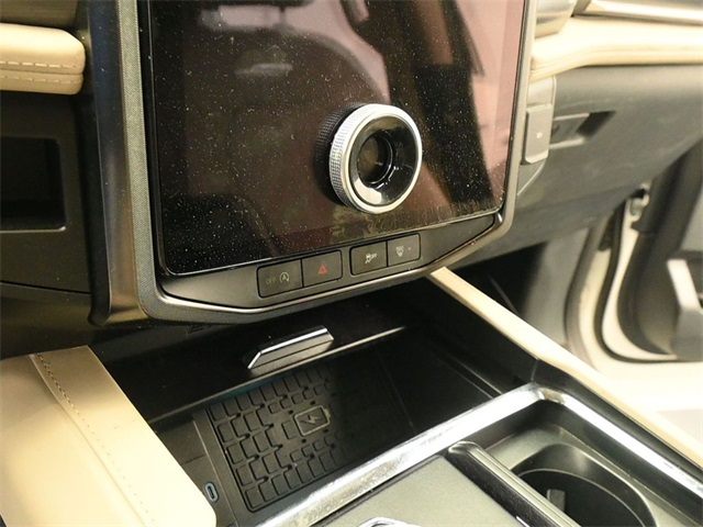 2022 Ford Expedition Platinum photo 17