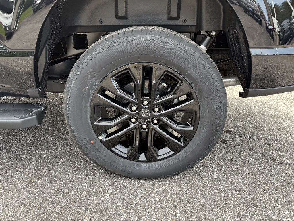 2025 Ford F-150 Lariat photo 12