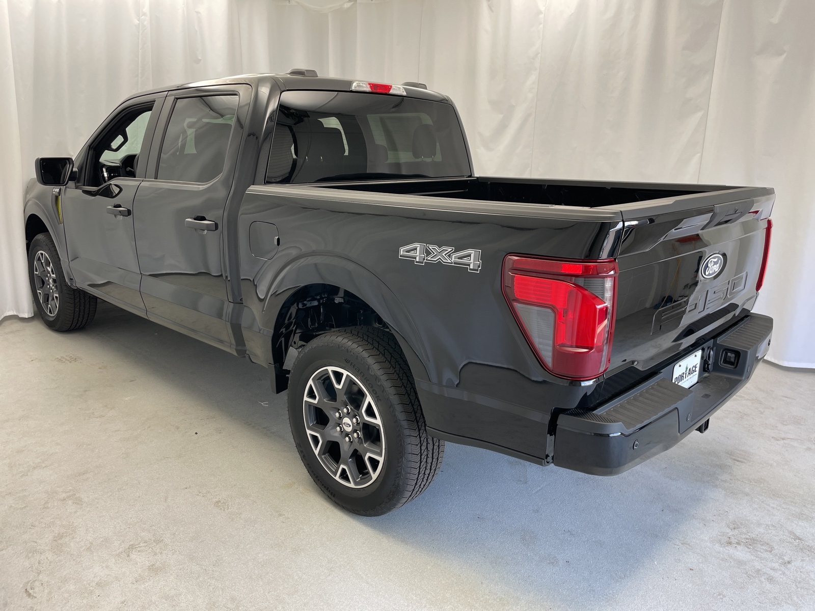 2025 Ford F-150 STX photo 4