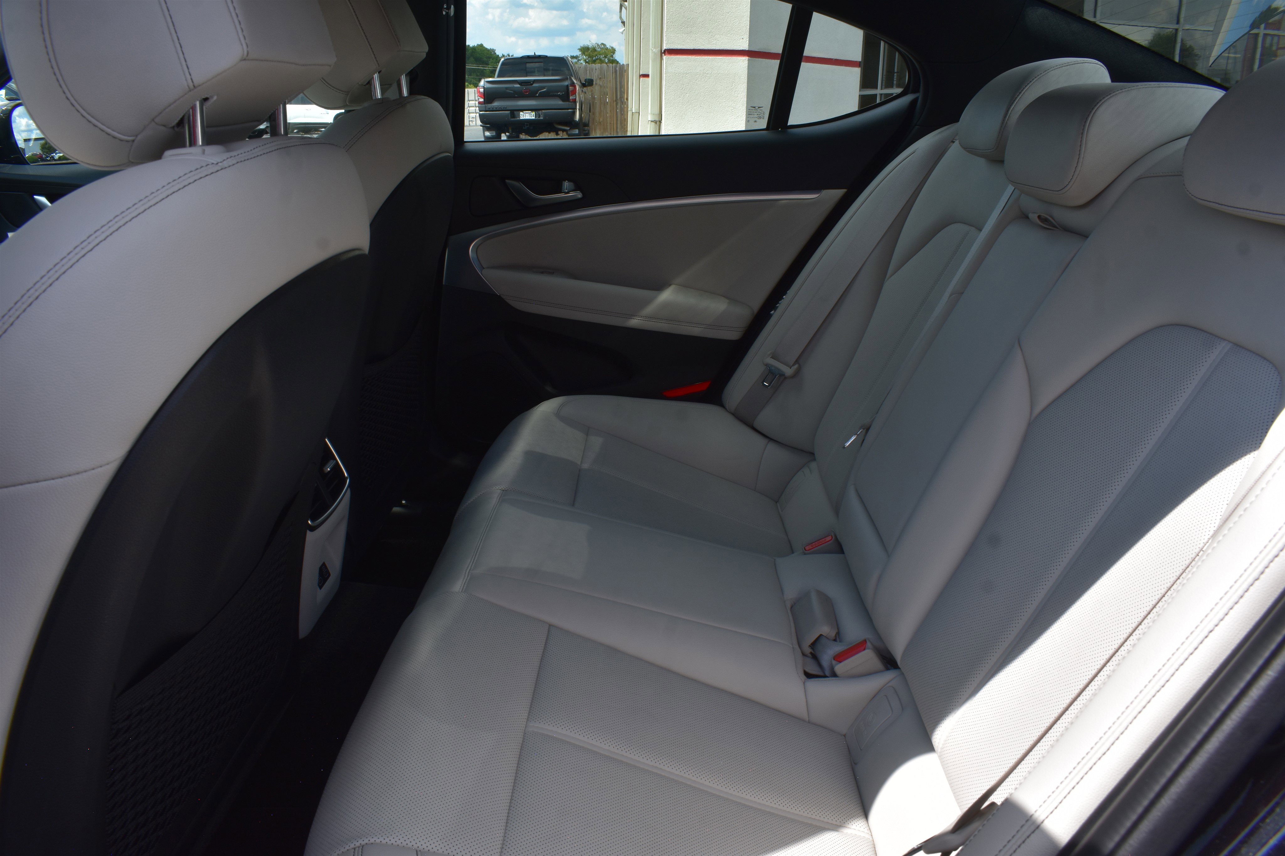 2025 Genesis G70 2.5T photo 4