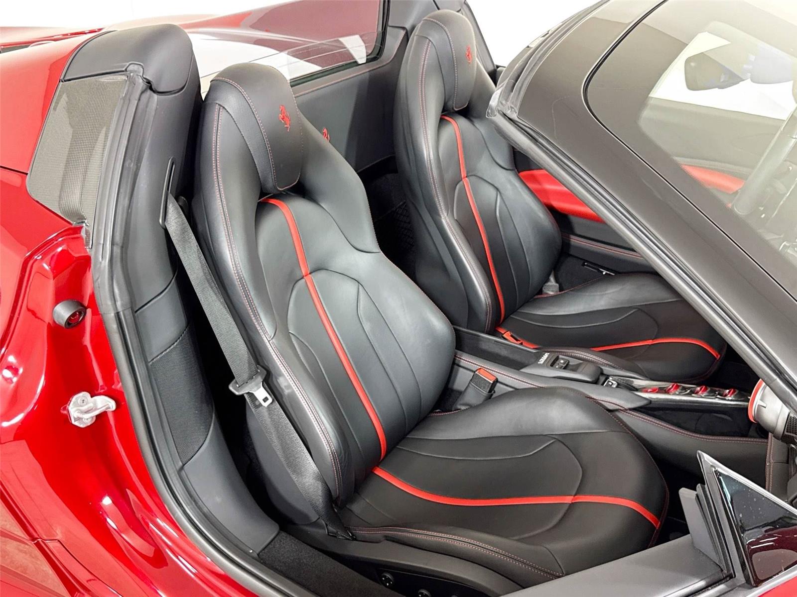 2022 Ferrari F8 Spider Base photo 22