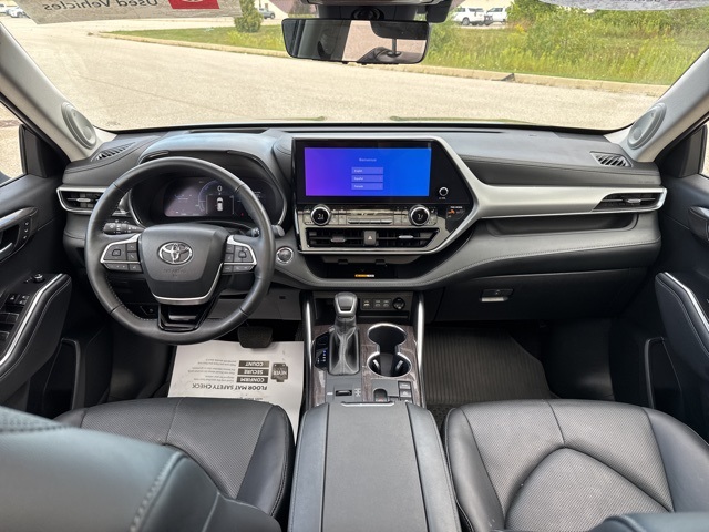 2023 Toyota Highlander Hybrid Platinum photo 28